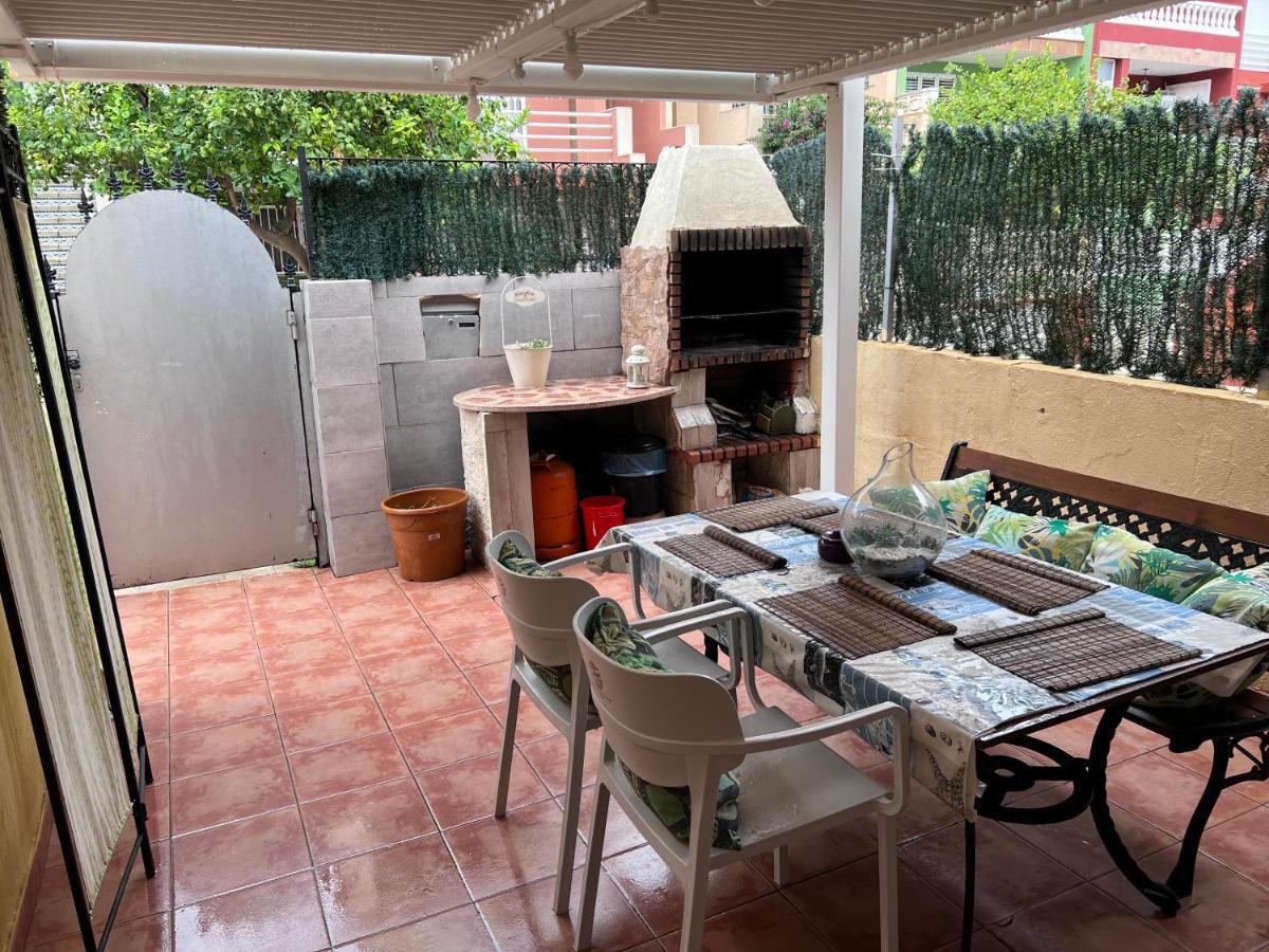 פובלה דה פארנאלס Apartamento Barbacoa, Piscina Y Playa מראה חיצוני תמונה