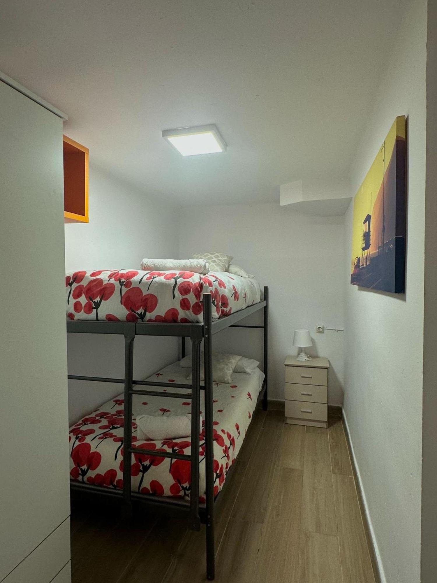פובלה דה פארנאלס Apartamento Barbacoa, Piscina Y Playa מראה חיצוני תמונה