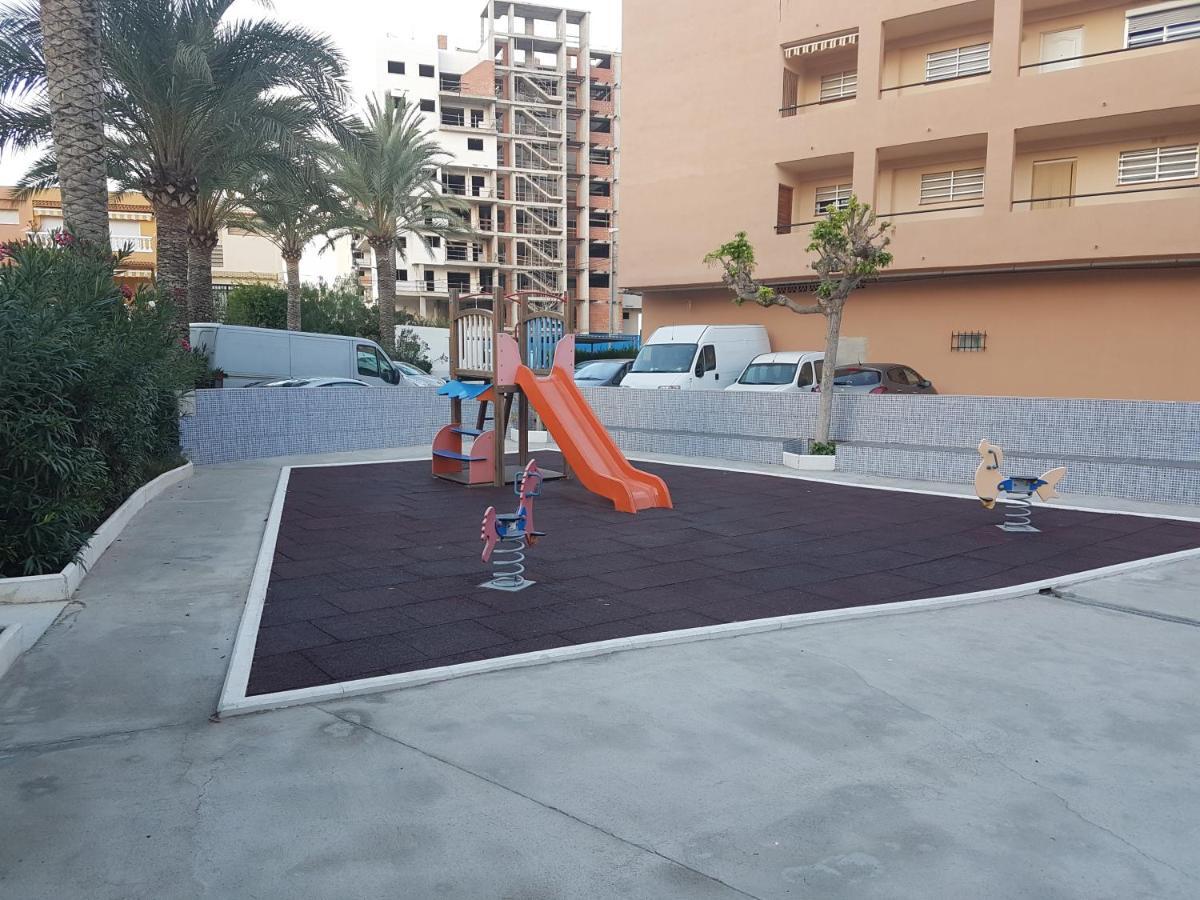 פובלה דה פארנאלס Apartamento Barbacoa, Piscina Y Playa מראה חיצוני תמונה