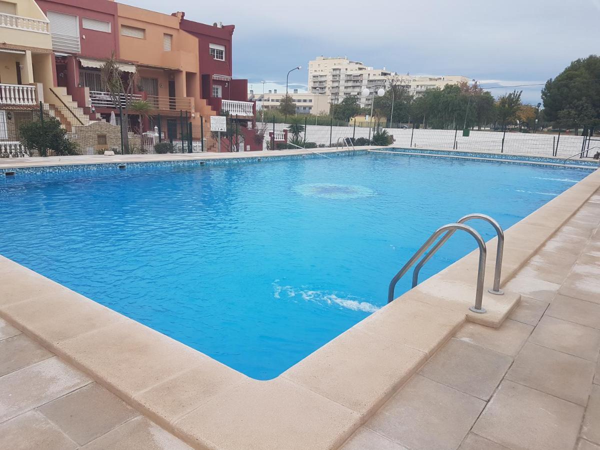 פובלה דה פארנאלס Apartamento Barbacoa, Piscina Y Playa מראה חיצוני תמונה